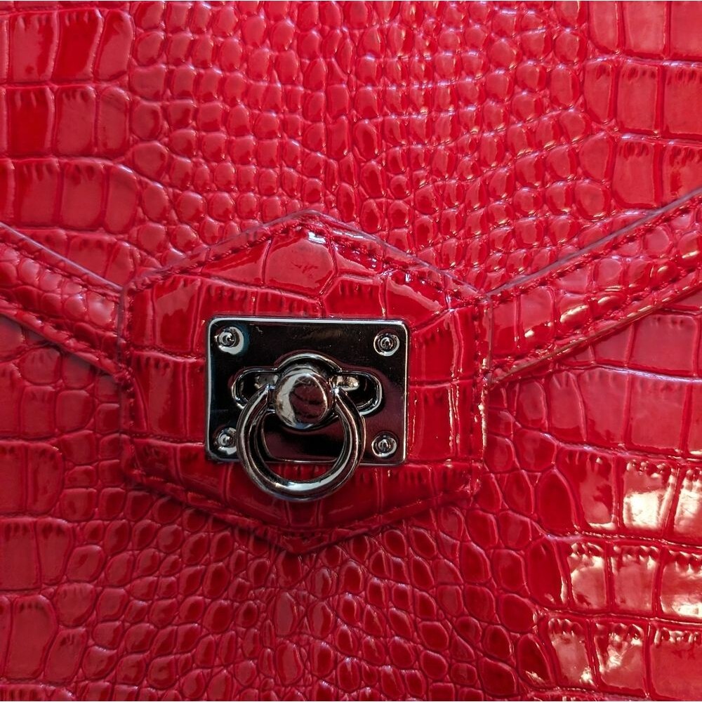 White House Black Market bag purse red envelope faux alligator skin chain‎ - Picture 3 of 7